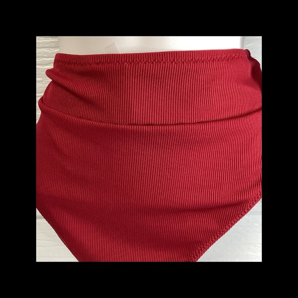 Burgundy two piece swimsuit 36 - Picture 5 of 5